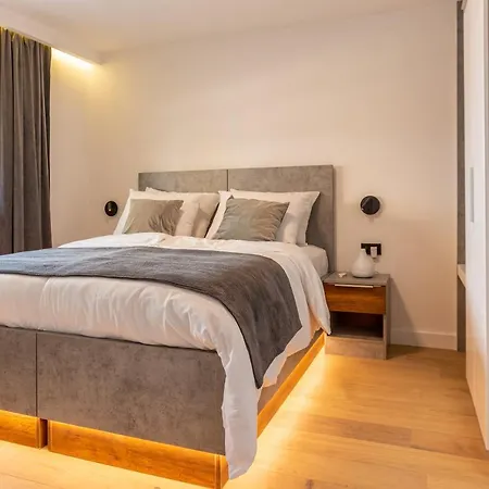 Plaza Apartment